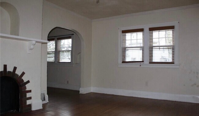 Building Photo - 1016 Alcott St