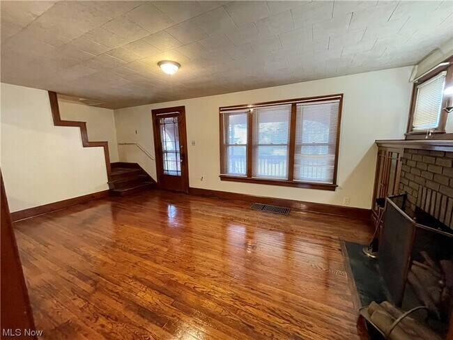 Building Photo - 1329 Honodle Ave