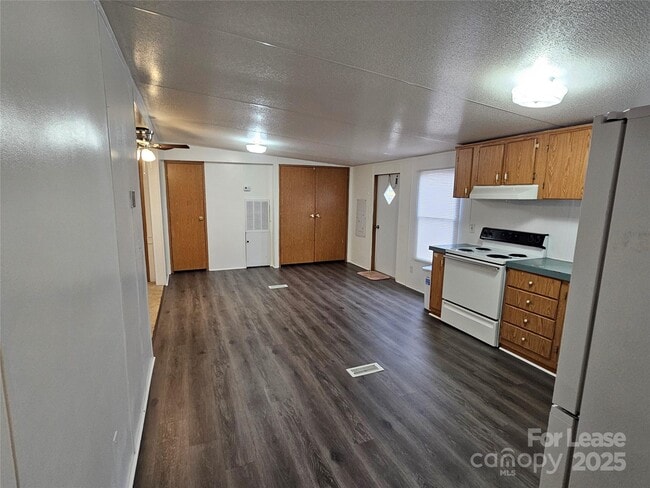 Foto del edificio - 2292 W Wade Ave