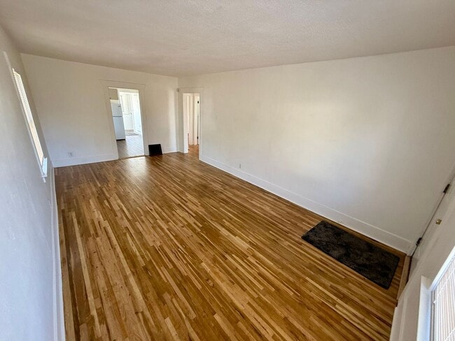 Building Photo - Charming 2-Bedroom, 1-Bathroom House for Rent!