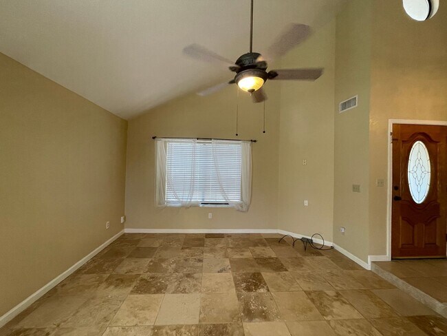 Foto del edificio - 905 Westwood Ave