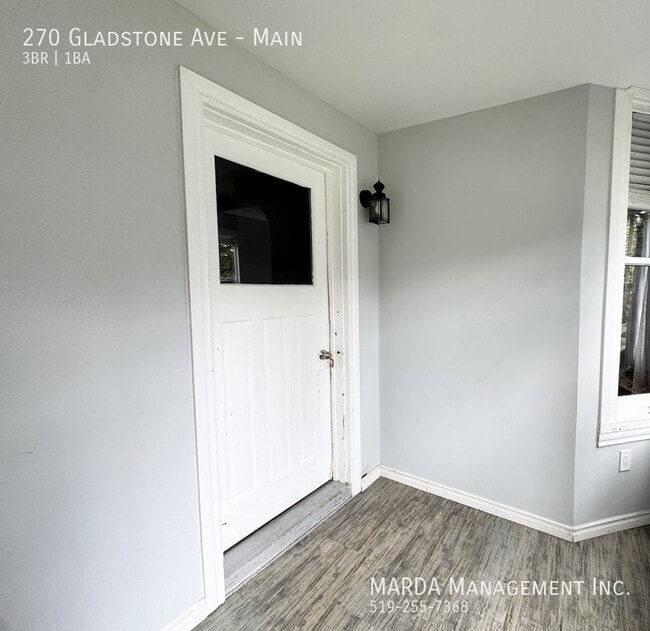 Building Photo - SPACIOUS 3 BED /1 BATH MAIN FLOOR UNIT IN WALKERVILLE + HYDRO & GAS