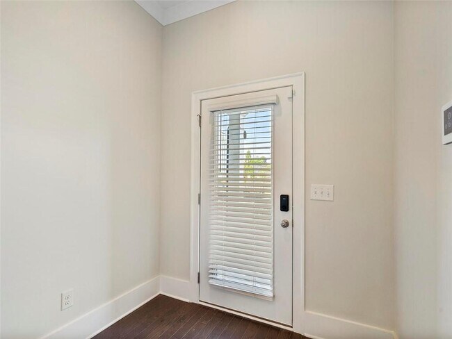 Building Photo - 2766 Bell Dr SE