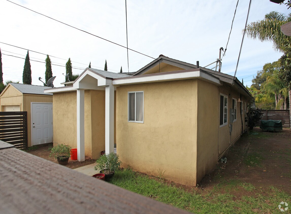 Foto del edificio - 3888-3896 Harney St