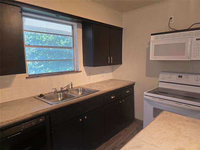 Foto principal - 219 E 3rd St