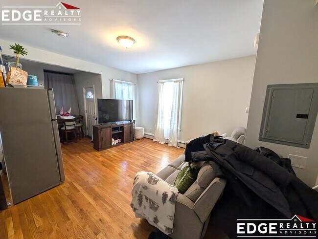 Building Photo - 30 Mt Hope St