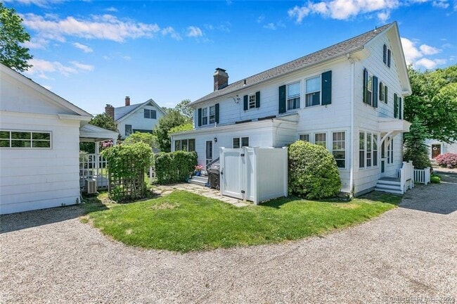 Building Photo - 15 Willard Ave