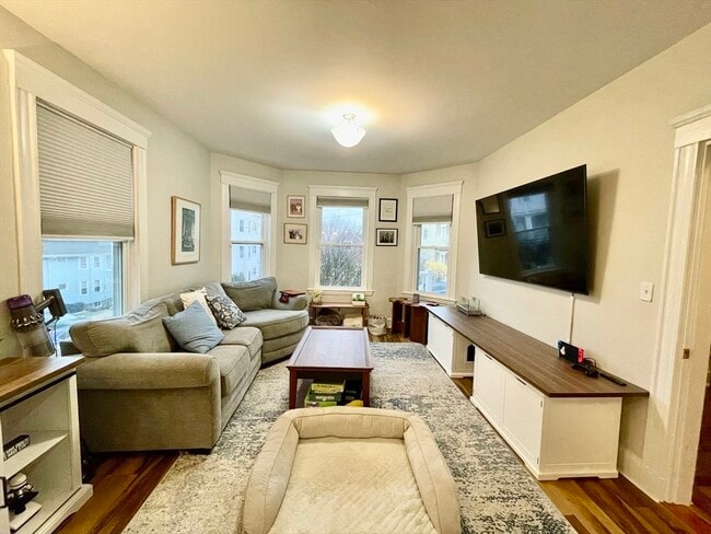 Building Photo - 53 Montvale St