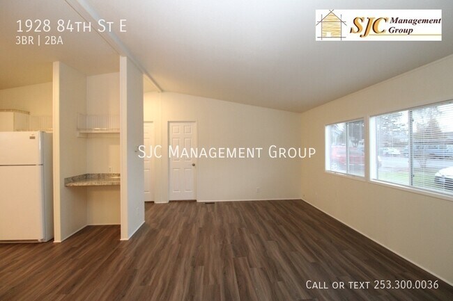 Building Photo - Three bedroom home for rent in Tacoma