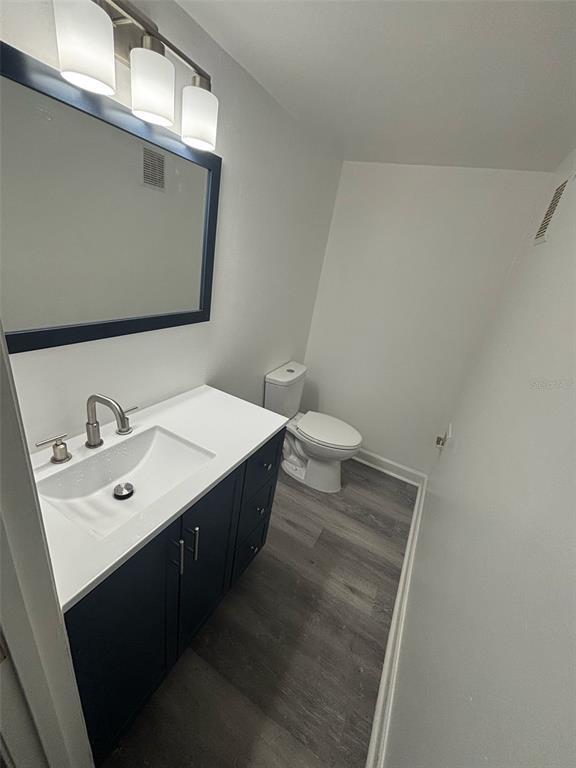 Foto del edificio - 5930 Village Cir N