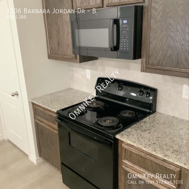 Building Photo - 1106 Barbara Jordan St
