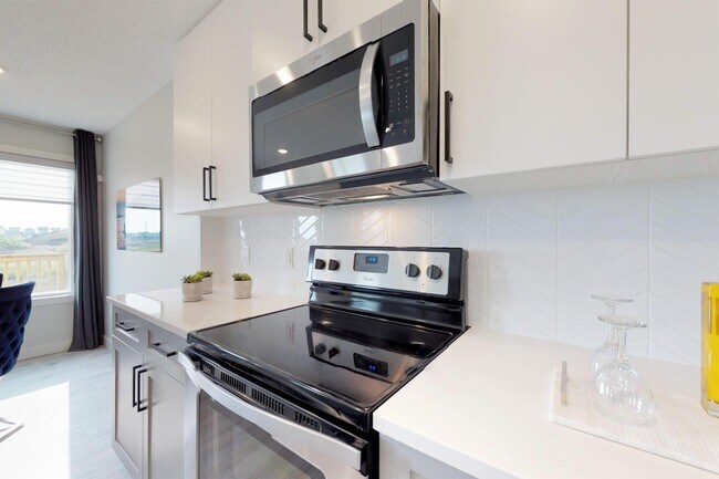 Building Photo - 7912-7174 174 Ave NW