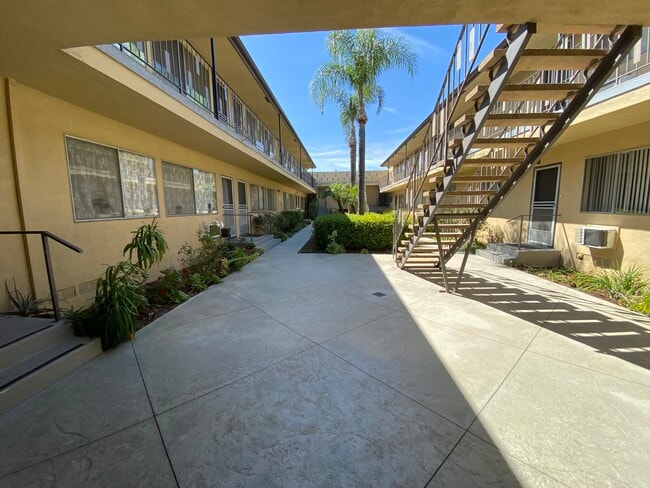 Building Photo - 4439 Ocean View Blvd