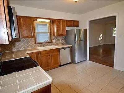 Photo - 5413 Heatherton Ct House