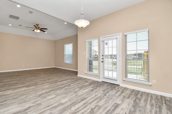 Foto del edificio - 2331 Bermuda Palms Dr