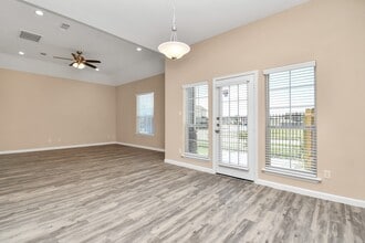 Building Photo - 2318 Bermuda Palms Dr