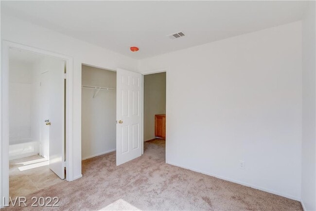 Building Photo - 8340 Classic Villa Ct