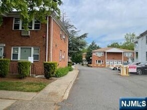 Building Photo - 268 McBride Ave