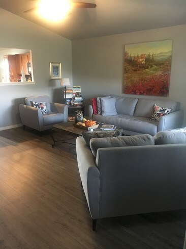 Foto del edificio - 10717 N 154th E Ave