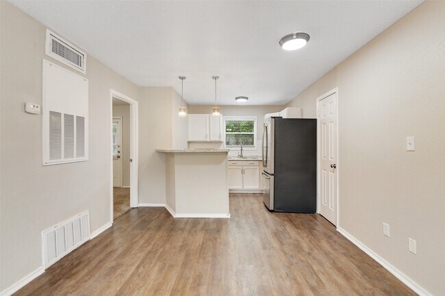 Foto del edificio - 1514 Broadmoor Dr