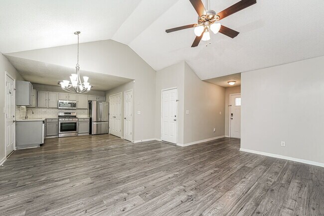 Foto del edificio - 2404 Rambling Way