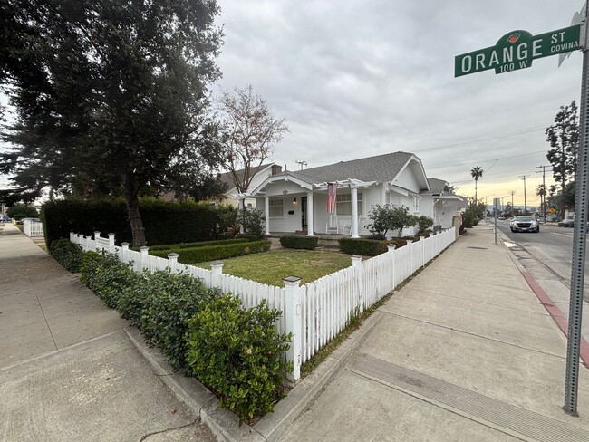 Building Photo - Charming Craftsman Home in Great Covina Lo...