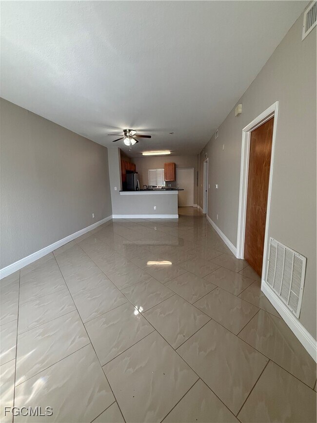 Foto del edificio - 8555 Bernwood Cove Loop