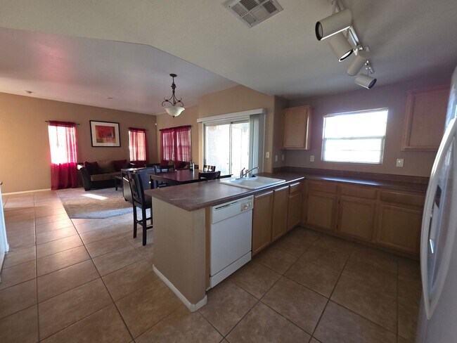 Foto del edificio - 3820 Juno Beach St