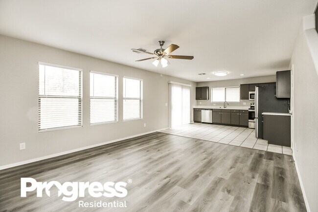 Foto del edificio - 2236 E Spruce Dr