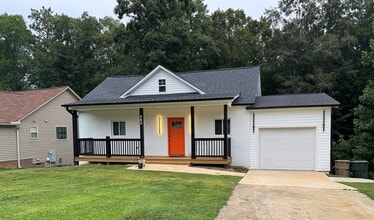 Building Photo - 242 Oakdale Ave