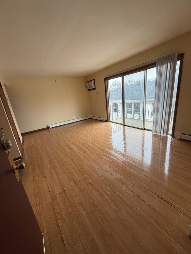 Interior Photo - Harrison Ave