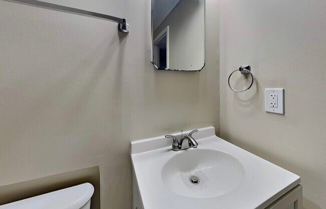 Foto del edificio - 390 Hembree Forest Cir