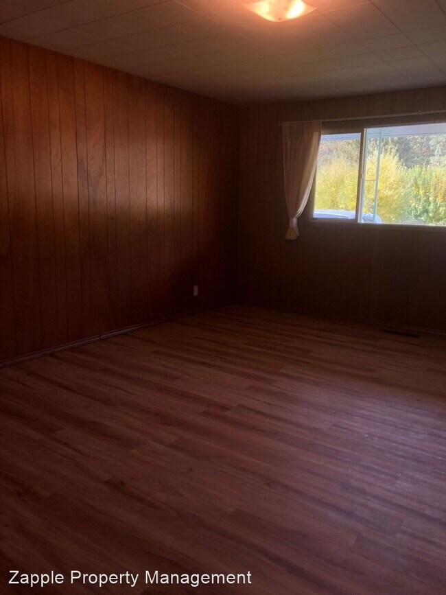 Building Photo - 3 br, 1 bath House - 123 Electric St.