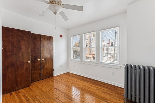 Building Photo - 806 S 47th St