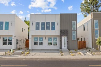 Building Photo - 4833 Chippendale Dr