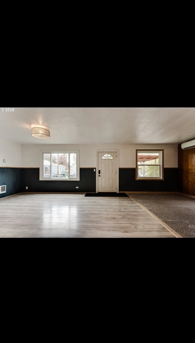 Foto del edificio - 155 N McKinley St