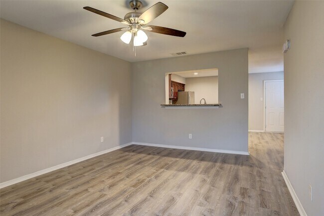 Building Photo - 711 Wolftrap Dr