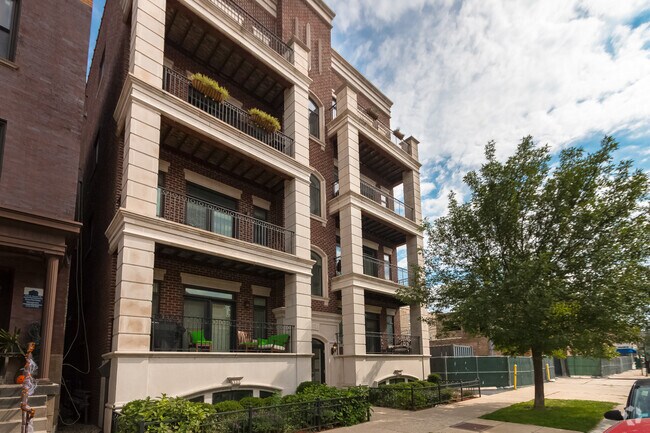 Building Photo - 3021 N Southport Ave