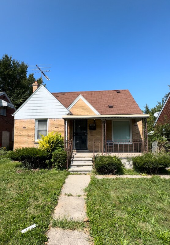 Foto principal - 15651 Manning St