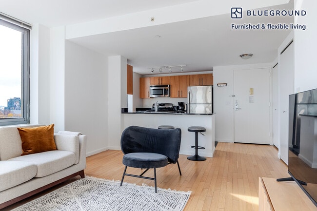 Foto del edificio - 4-75-75 48th Ave