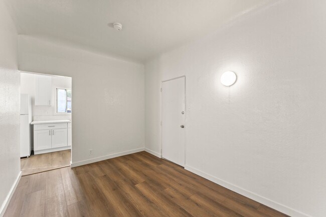 Foto del edificio - 5391 Huntington Dr
