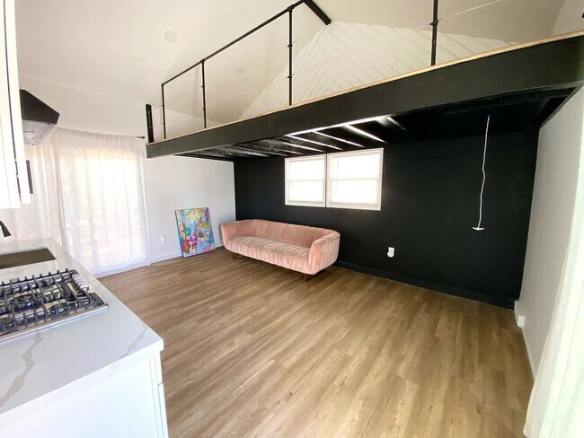 Foto del edificio - 720-1-2-Coronado-Ave