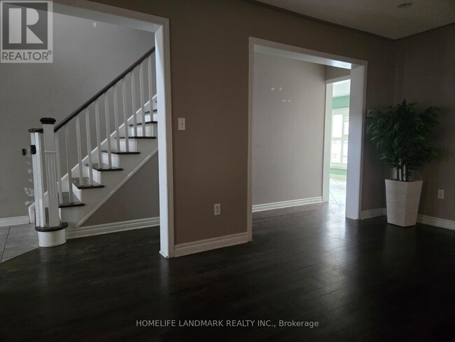 Building Photo - 19 Wetmeadow Dr