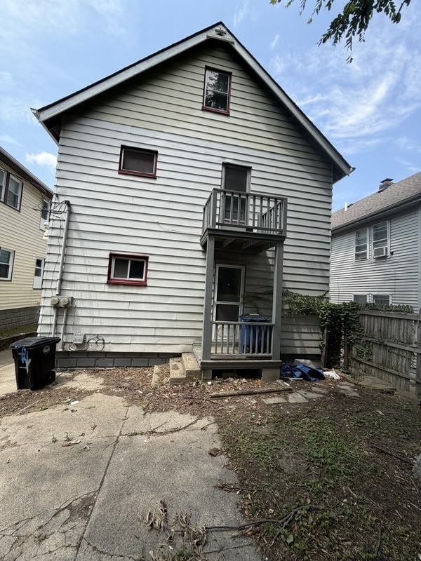 Building Photo - 3235 W 121st St