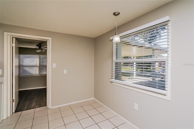 Foto del edificio - 10246 108th Ave N