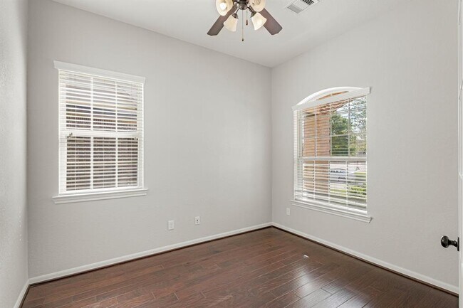 Foto del edificio - 13026 Davenport Hills Ln