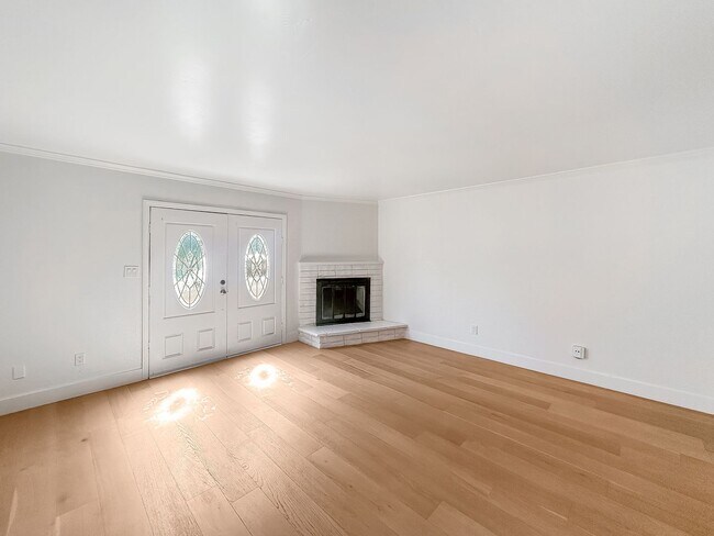 Foto del edificio - SD: Comfortable 2BD/2BA Condo in Chula Vista with Covered Patio & 2 Parking Spaces
