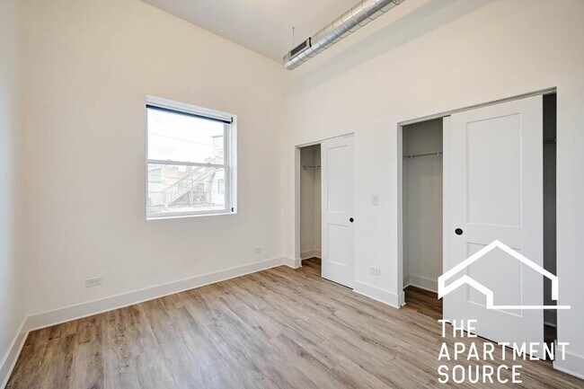Foto del edificio - Beautiful 2 Bed 2 Bath in Lincoln Square