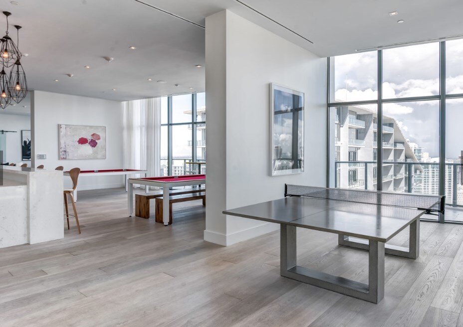 Foto principal - 82 SW 8th St