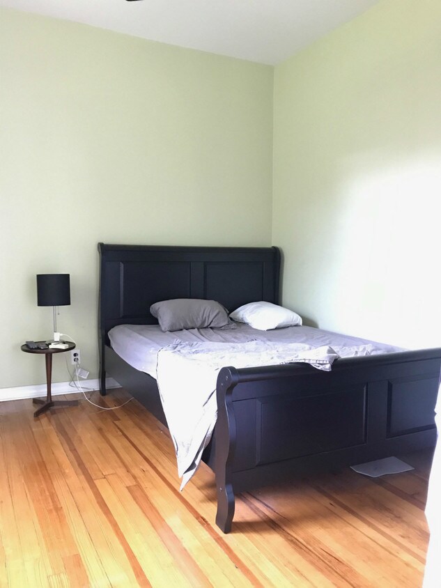 Primary Photo - 2129 Hazen St